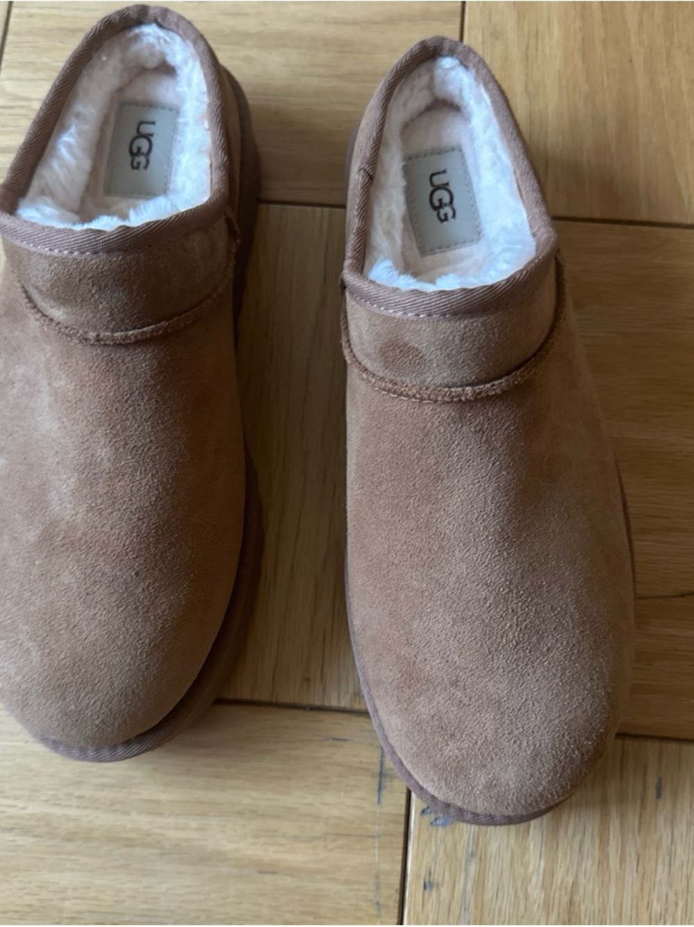 UGG Women’s Cozy Suede Slippers - Chestnut